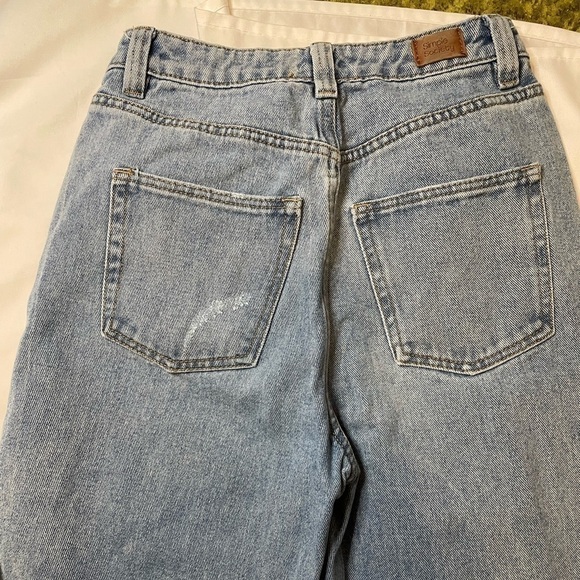 Simple Society size 0/24 light wash mid rise skinny jeans - Picture 7 of 7